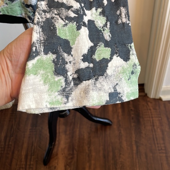 ANTHROPOLOGIE AKEMI + KIN long sleeved asymmetrical T-shirt with flared sleeves. - Picture 5 of 16